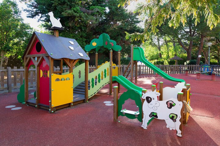 Children's play area - outdoor