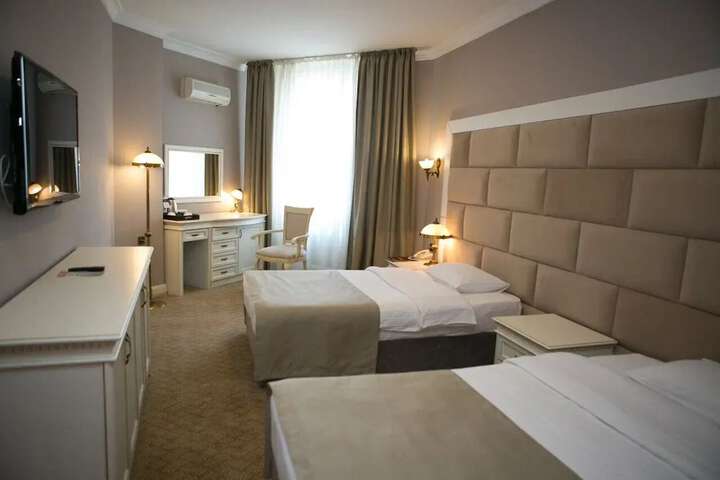 Room 43 of 155