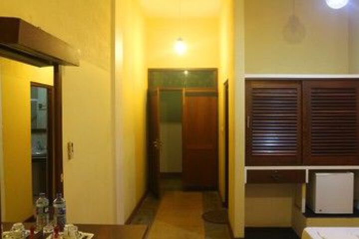 Room 33 of 112
