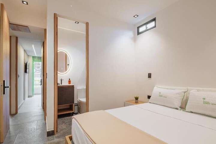 Room 52 of 91