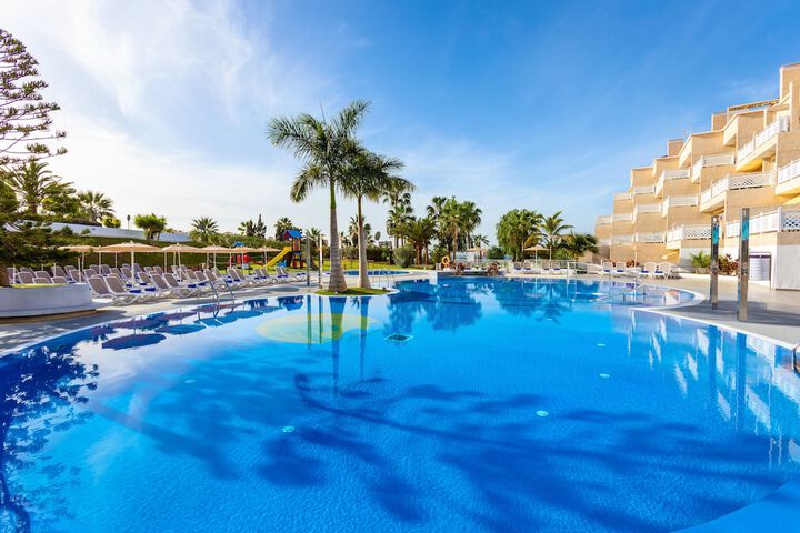 Pool Hotel