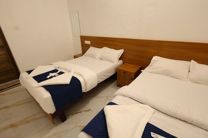 Room 11 of 103