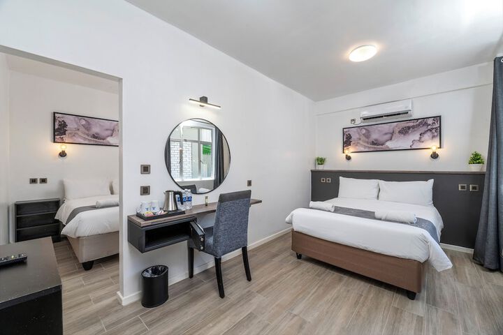 Room 17 of 42