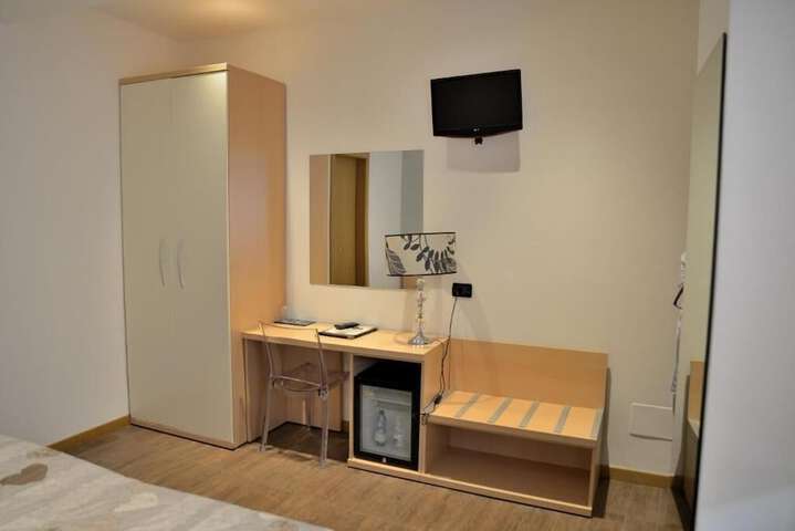 Room 16 of 61