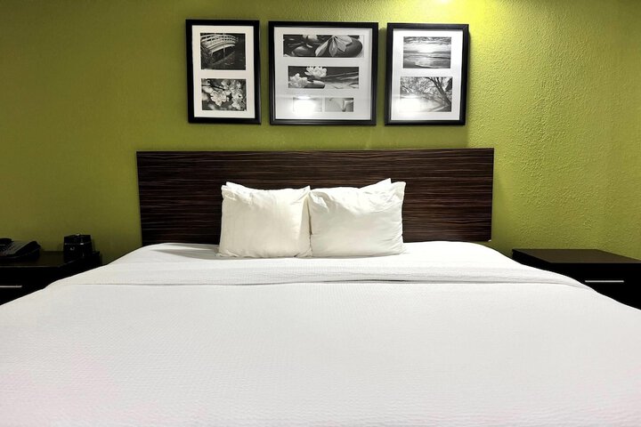 Room 47 of 95