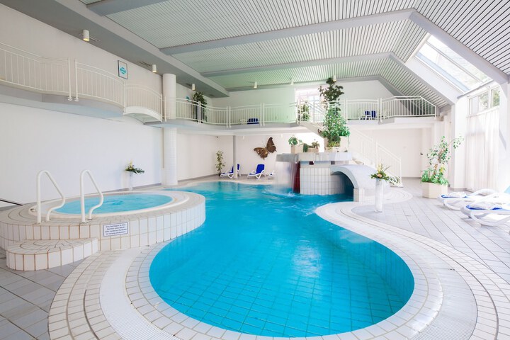 Pool 36 of 55