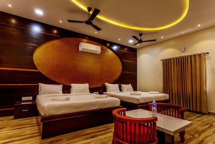 Room 21 of 102