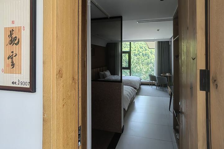 Room 48 of 159