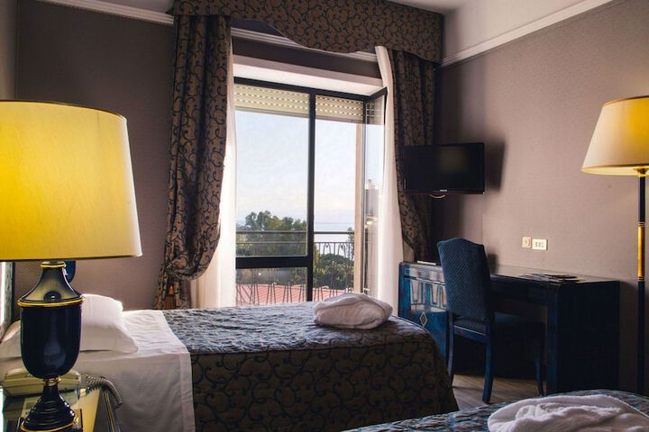 Room 19 of 47
