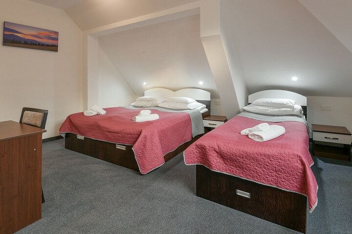 Room 8 of 43