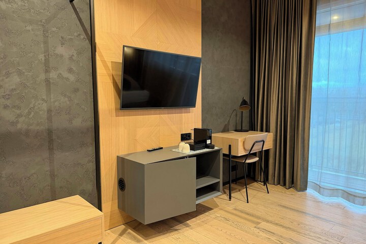 Room 43 of 76