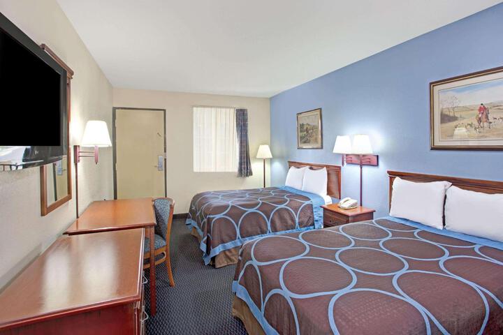 2 Double Beds (1 of 4)