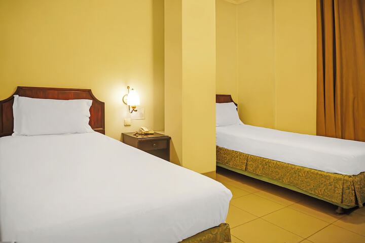 Room 6 of 34