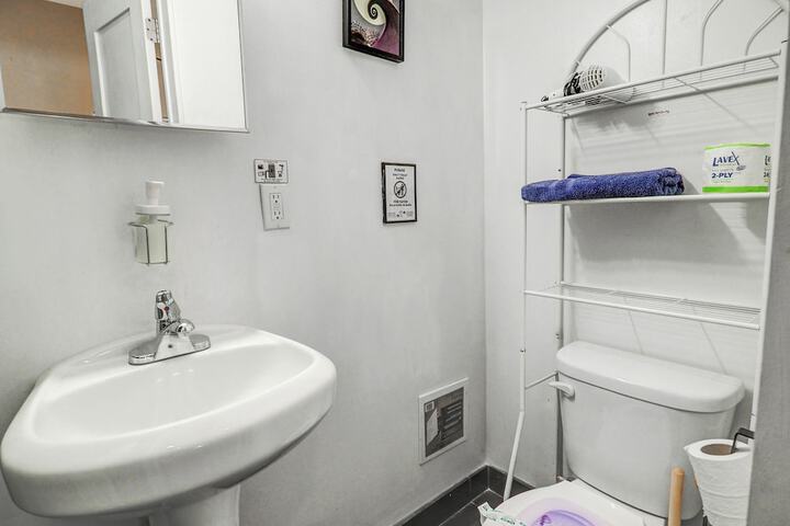 Room 251 of 268