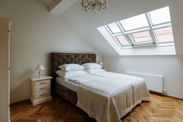 Room 16 of 70