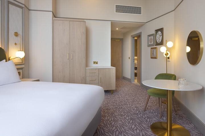 Room 41 of 75