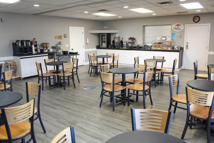 Breakfast/Coffee Service 96 of 104