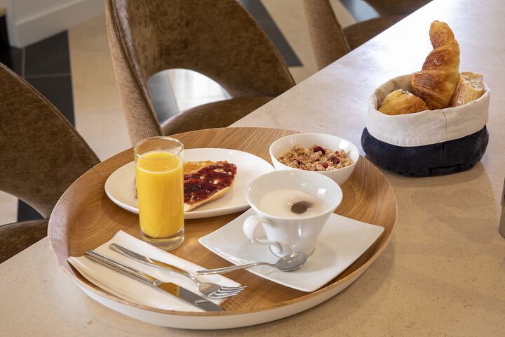 Breakfast/Coffee Service 42 of 47
