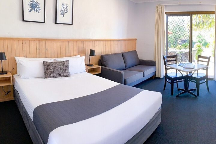 Room 4 of 24