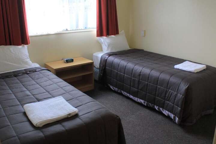 Room 9 of 36