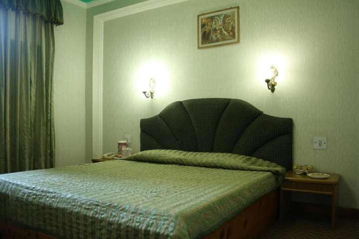 Room 8 of 49