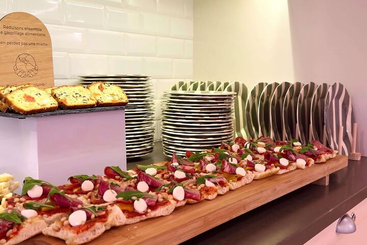 Dining 60 of 87