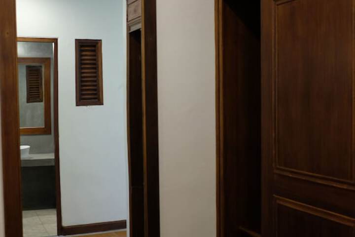 Room 18 of 37