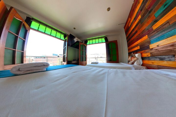 Room 13 of 30