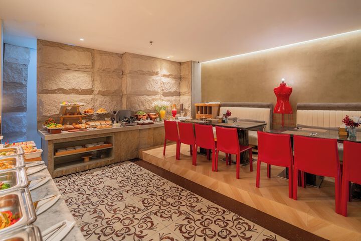 Breakfast area