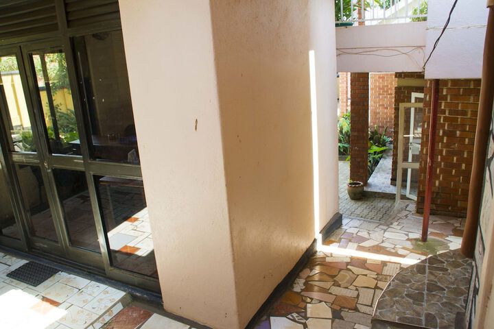 Hotel Exterior 26 of 28