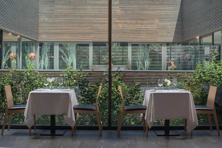 Dining 55 of 72
