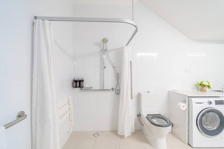 Room 16 of 22