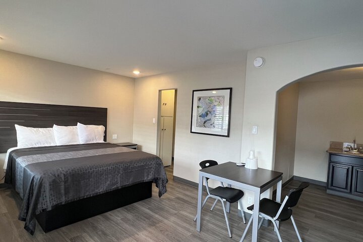 Room 16 of 42