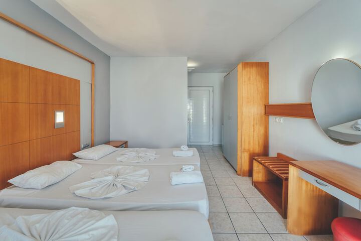 Room 4 of 46