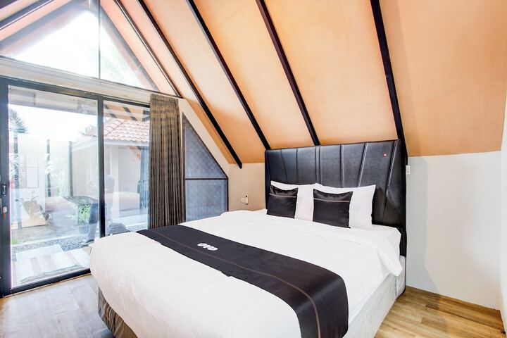 Capital O 93882 The Pondok Palma Villa & Resto