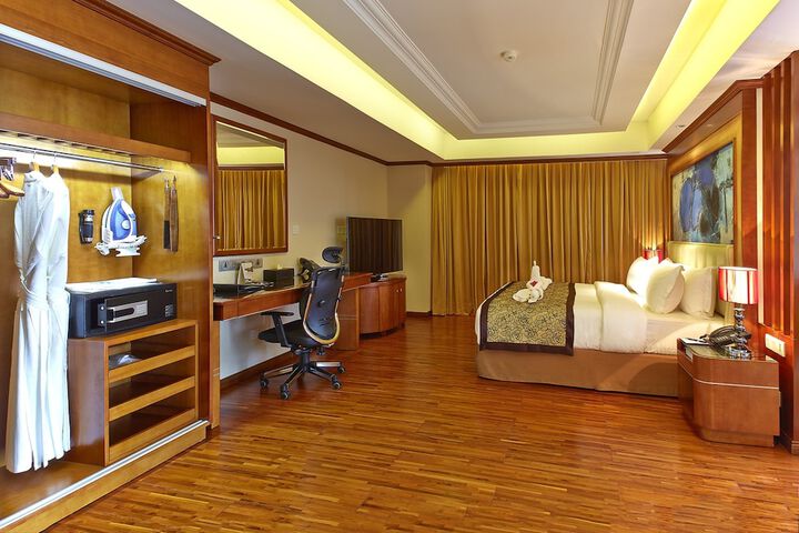 Room 11 of 64