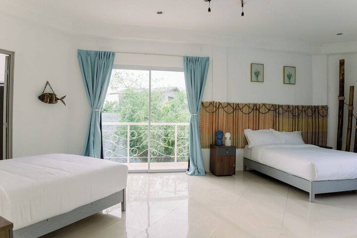 Room 10 of 44