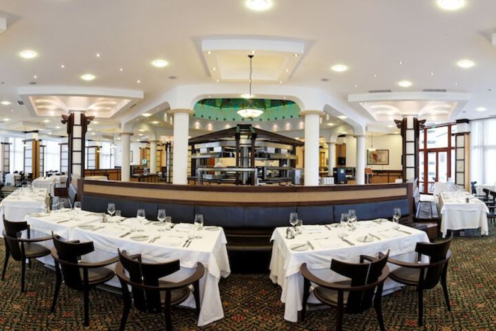 Dining 44 of 81