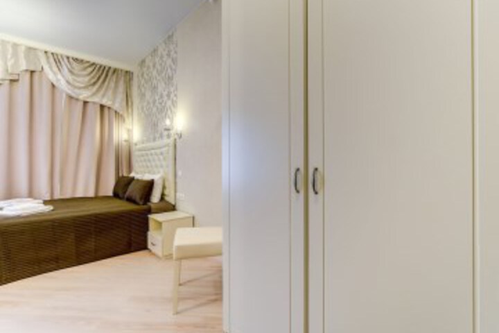 Room 10 of 74