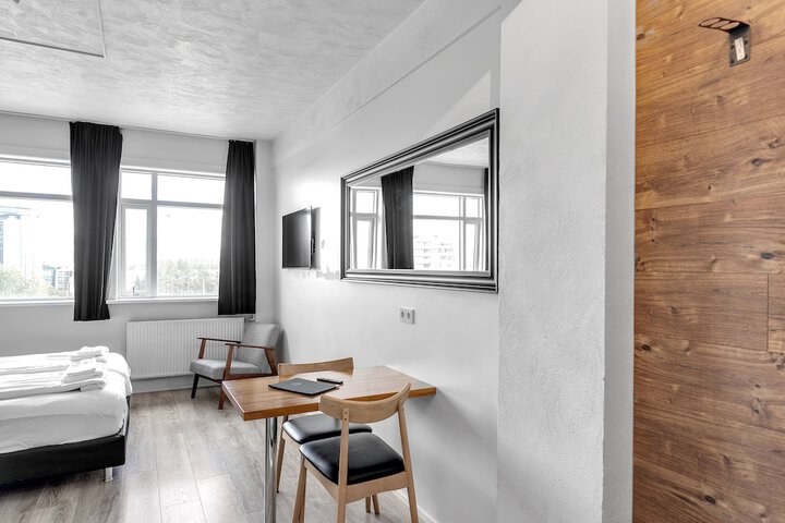 Room 15 of 44