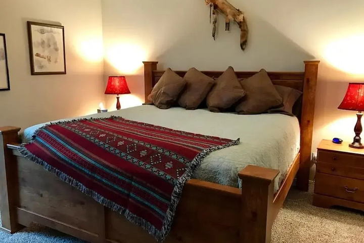 Room 6 of 19