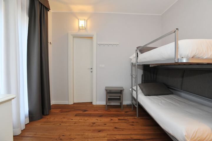 Room 13 of 61
