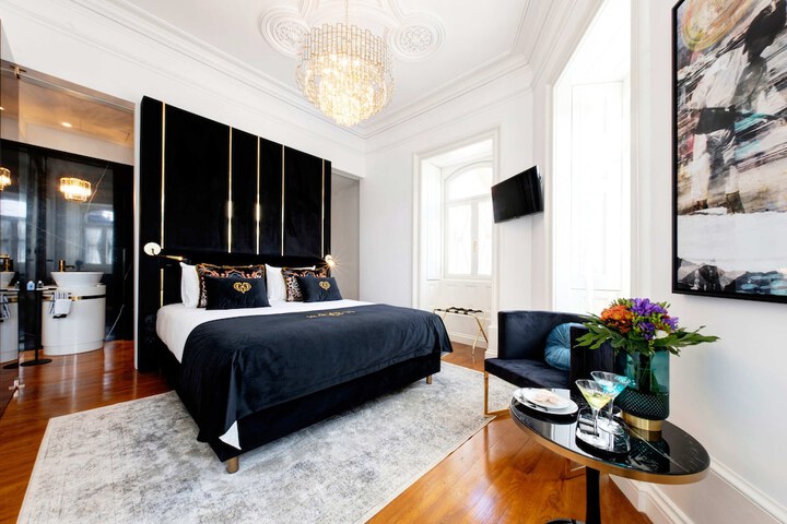 Room 17 of 44
