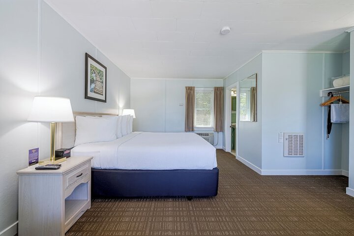 Room 13 of 27