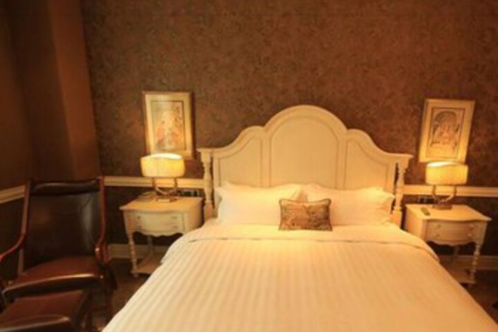 Room 22 of 28