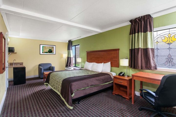 Room 4 of 35