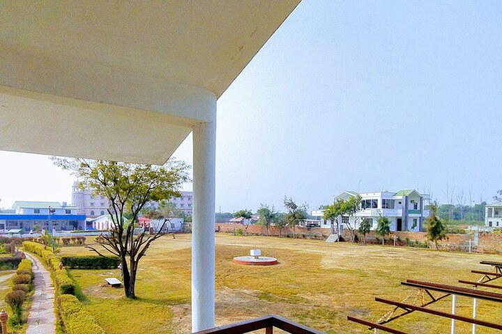 Room 10 of 67