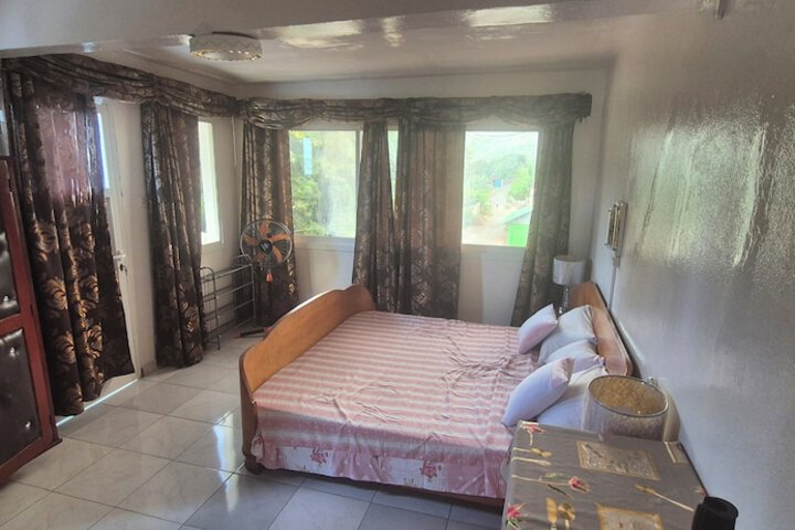 Room 8 of 27