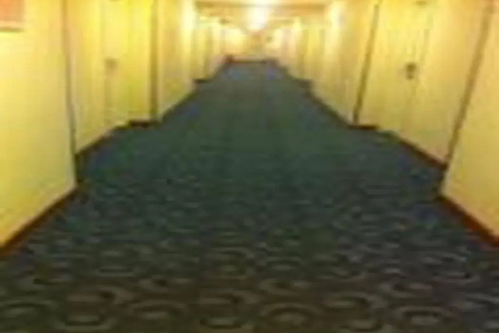 Room 9 of 11