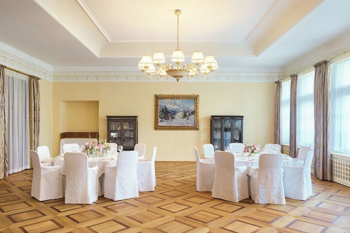 Ballroom/Hall 195 of 208